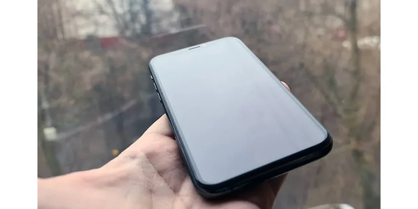 Як вибрати захисне скло для iPhone: 2.5D, 3D, Full Glue та інші позначення