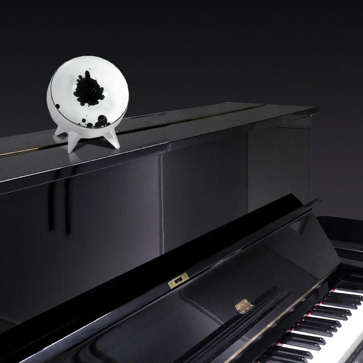 Музична ритмічна декоративна лампа CLT-002 з ферорідкістю White