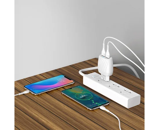 СЗУ Hoco C78A (2USB/2.4A) + Type-C Белый