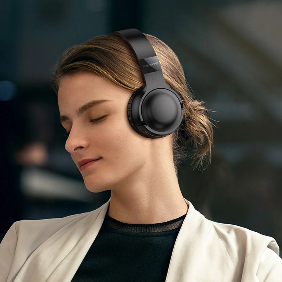 Накладні бездротові навушники BOROFONE BO32 Show Black