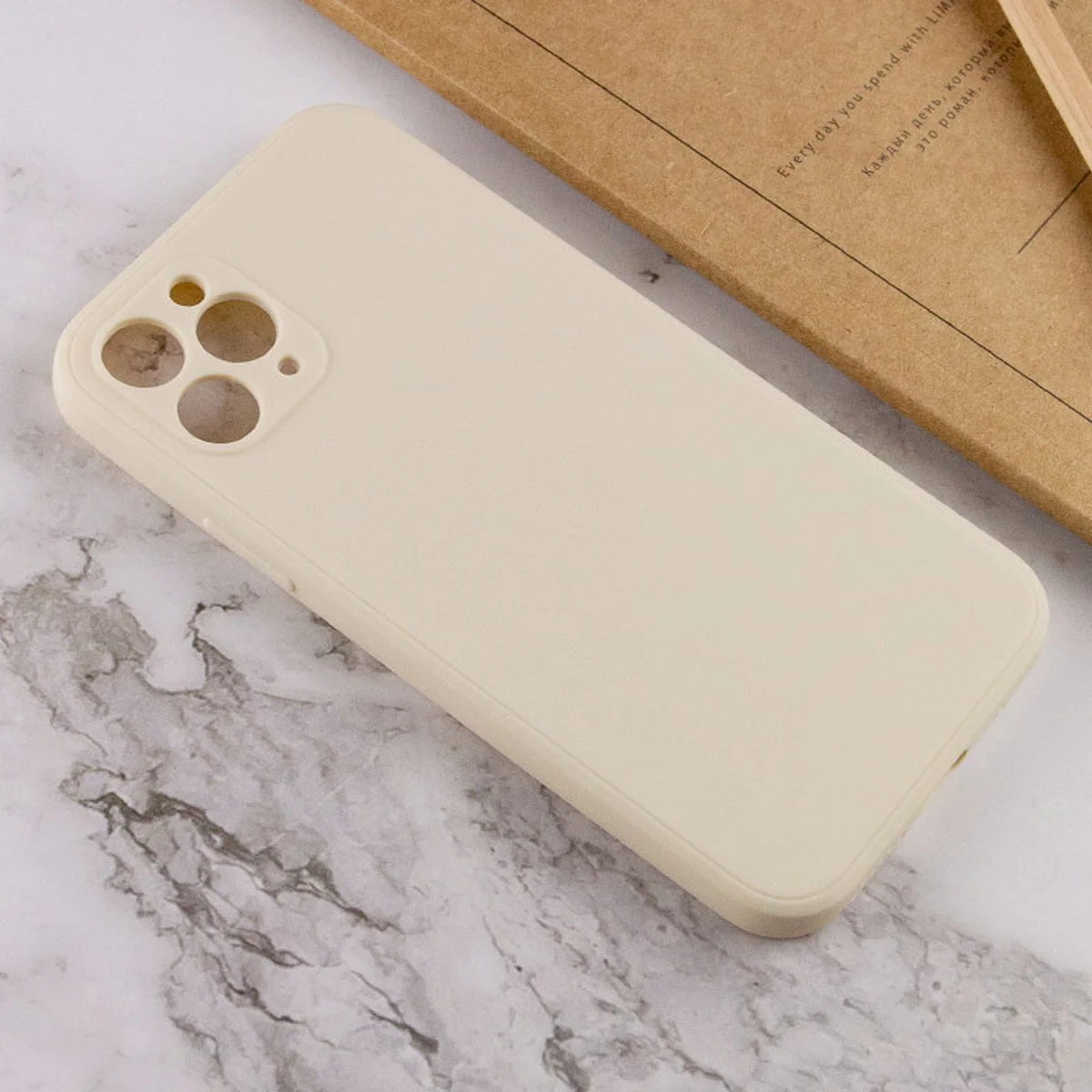Силіконовий чохол Candy Full Camera для Apple iPhone 11 Pro Max (6.5 ") Бежевий / Antigue White