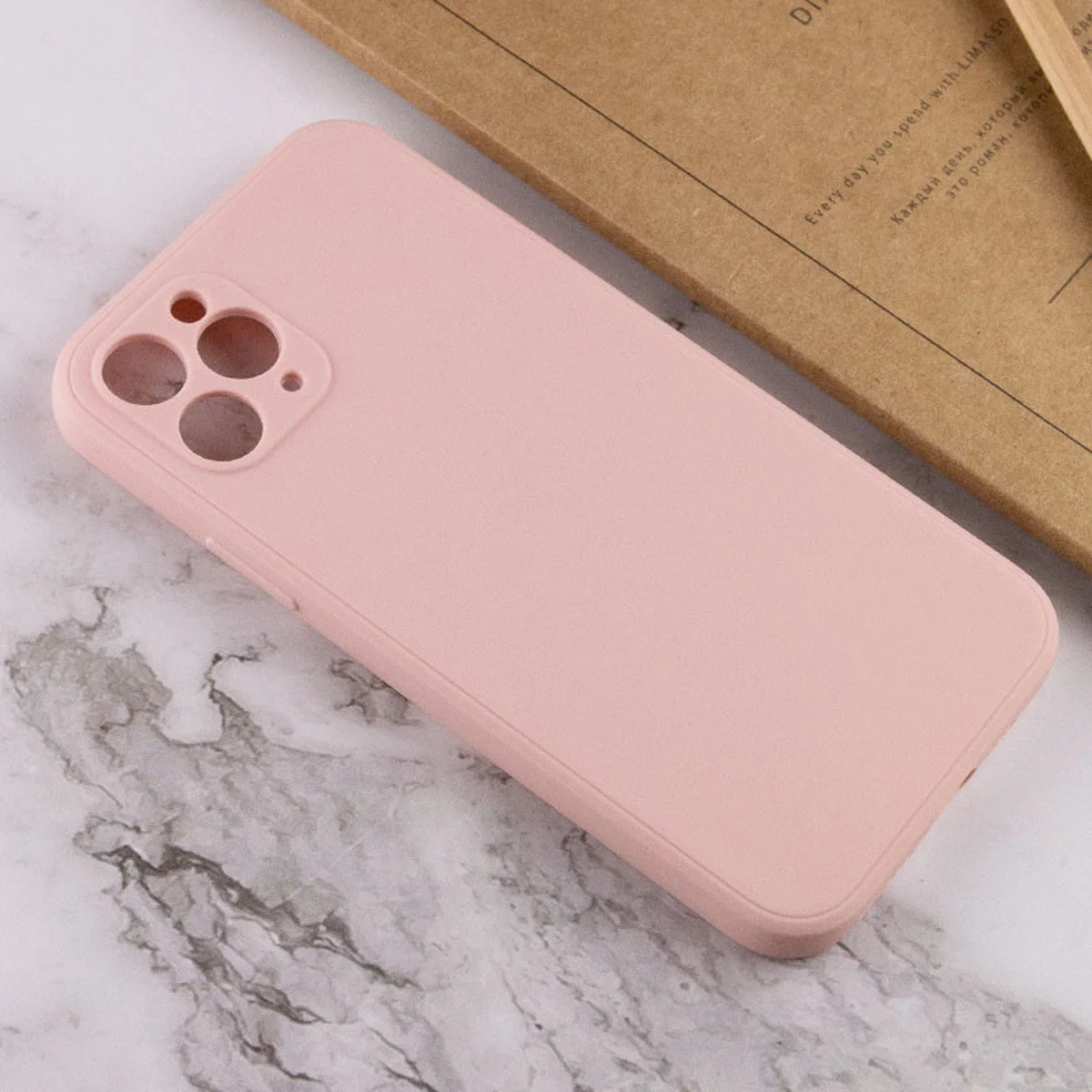 Силиконовый чехол Candy Full Camera для Apple iPhone 11 Pro Max (6.5") Розовый / Pink Sand