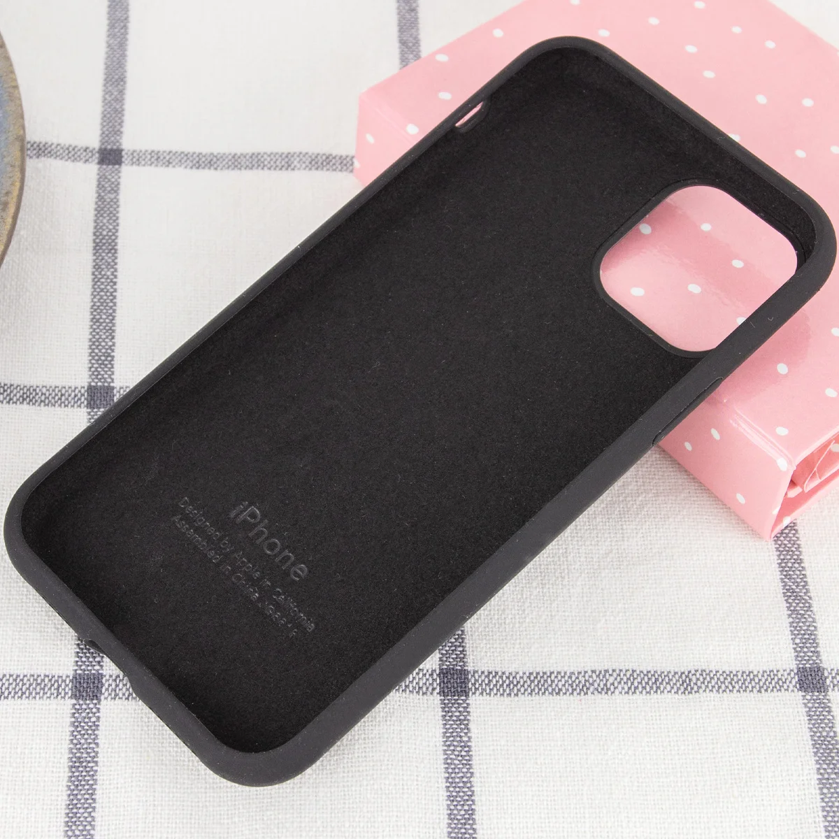 Чехол Silicone case (A) (с закрытым низом) для Apple iPhone 11 (6.1") Черный / Black