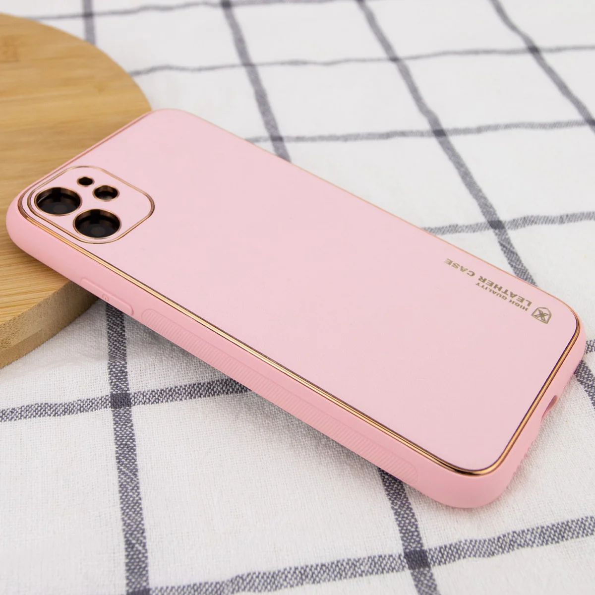 Кожаный чехол Xshield для Apple iPhone 11 (6.1") Розовый / Pink