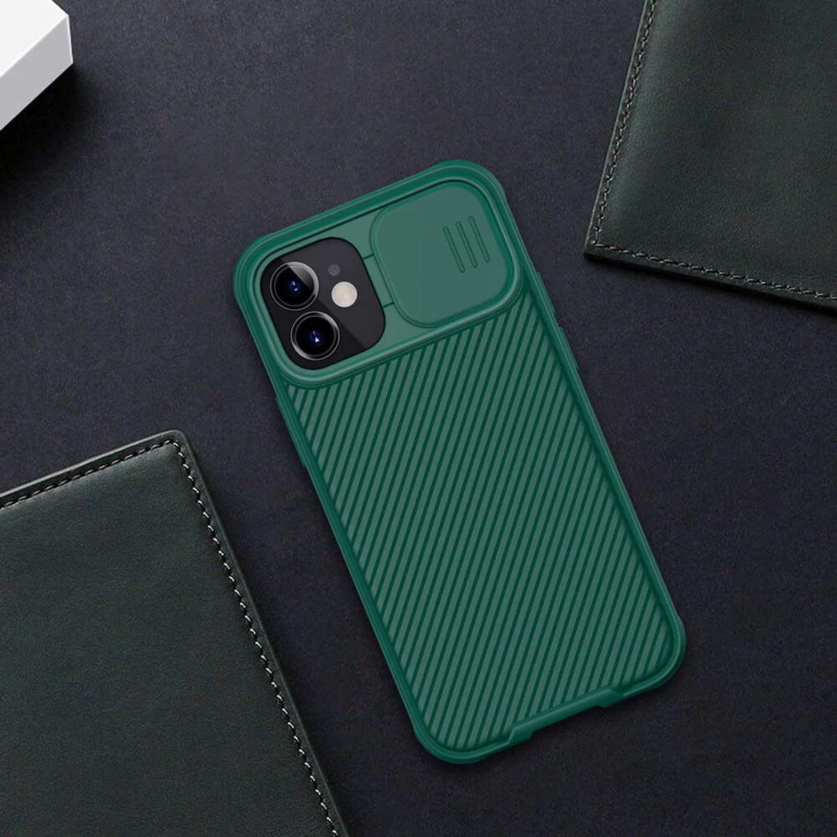 Карбоновая накладка Nillkin Camshield (шторка на камеру) для Apple iPhone 12 mini (5.4") Зеленый / Dark Green