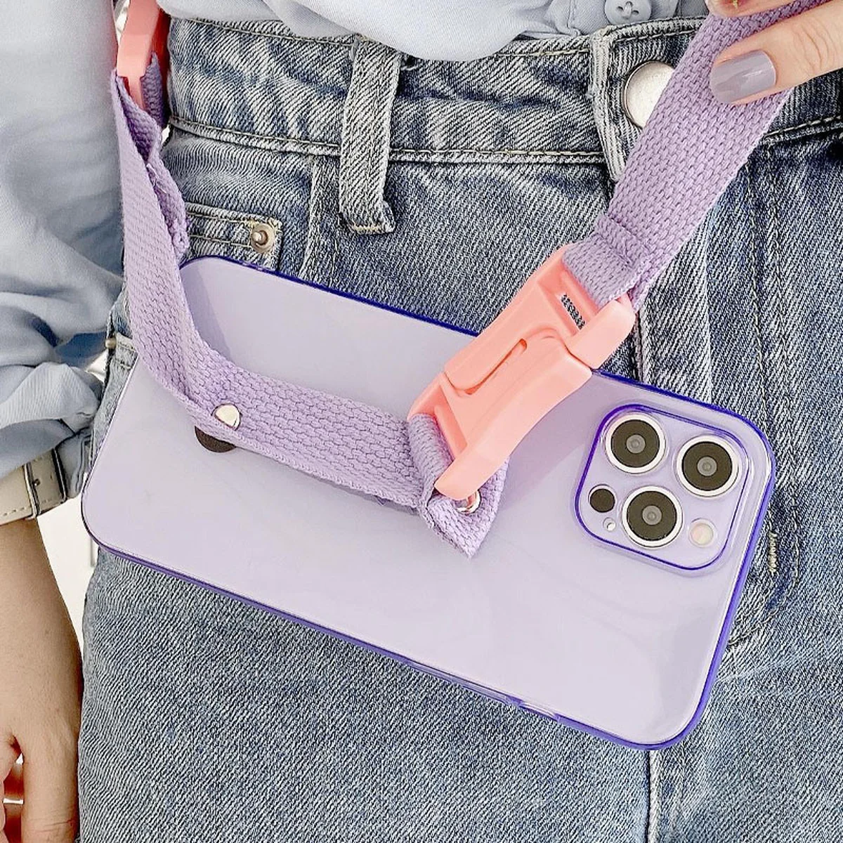 Чехол Handfree с цветным ремешком для Apple iPhone 12 Pro Max (6.7") Фиолетовый