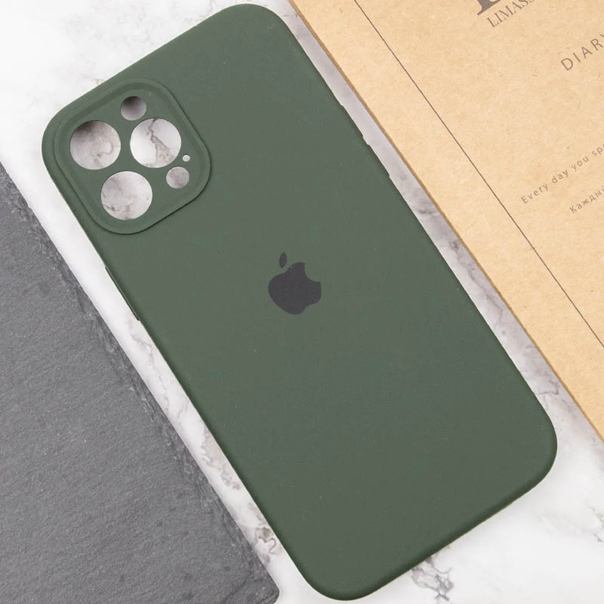 Чехол Silicone Case Full Camera Protective (AA) для Apple iPhone 12 Pro Max (6.7") Зеленый / Cyprus Green / PVH