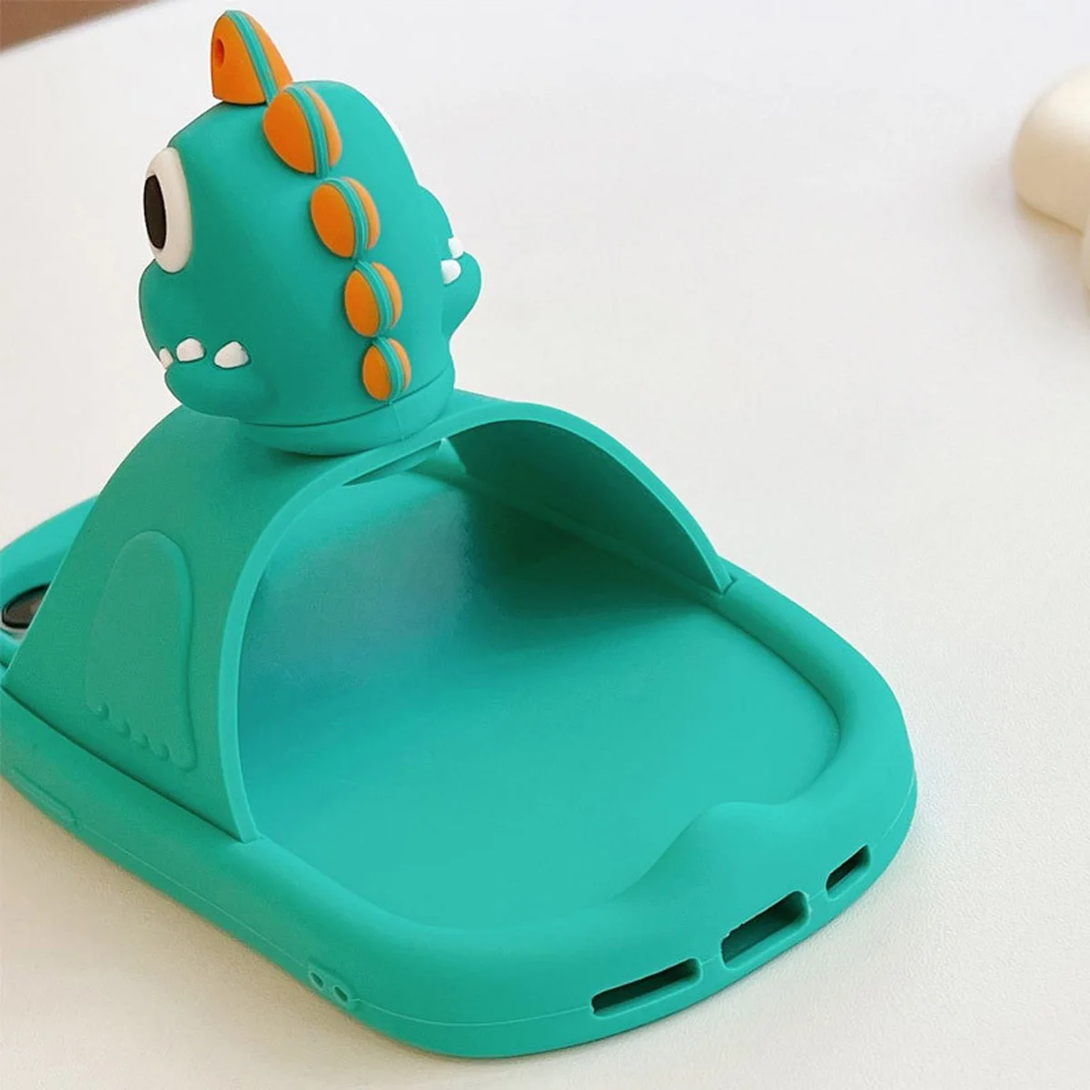 Силиконовый чехол Funny 3D для Apple iPhone 12 Pro Max (6.7") Baby dragon