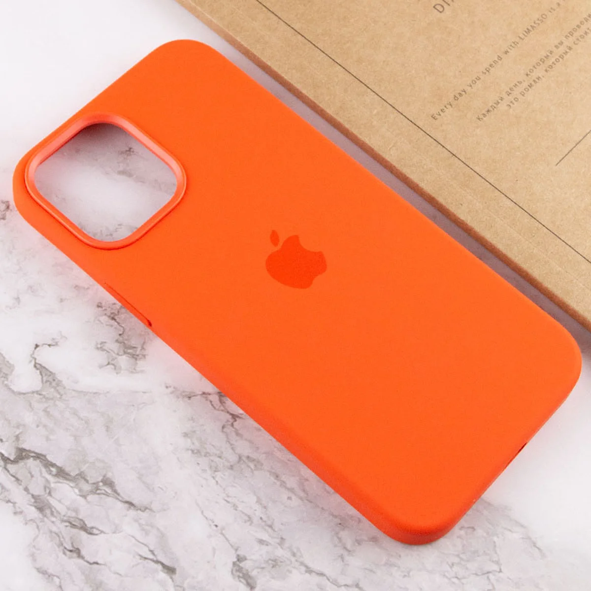 Чохол Silicone case (AAA) full with Magsafe and Animation для Apple iPhone 12 Pro / 12 (6.1 ") Помаранчевий / Electric Orange