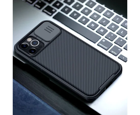 Карбоновая накладка Nillkin CamShield Pro Magnetic для Apple iPhone 12 Pro / 12 (6.1") Черный