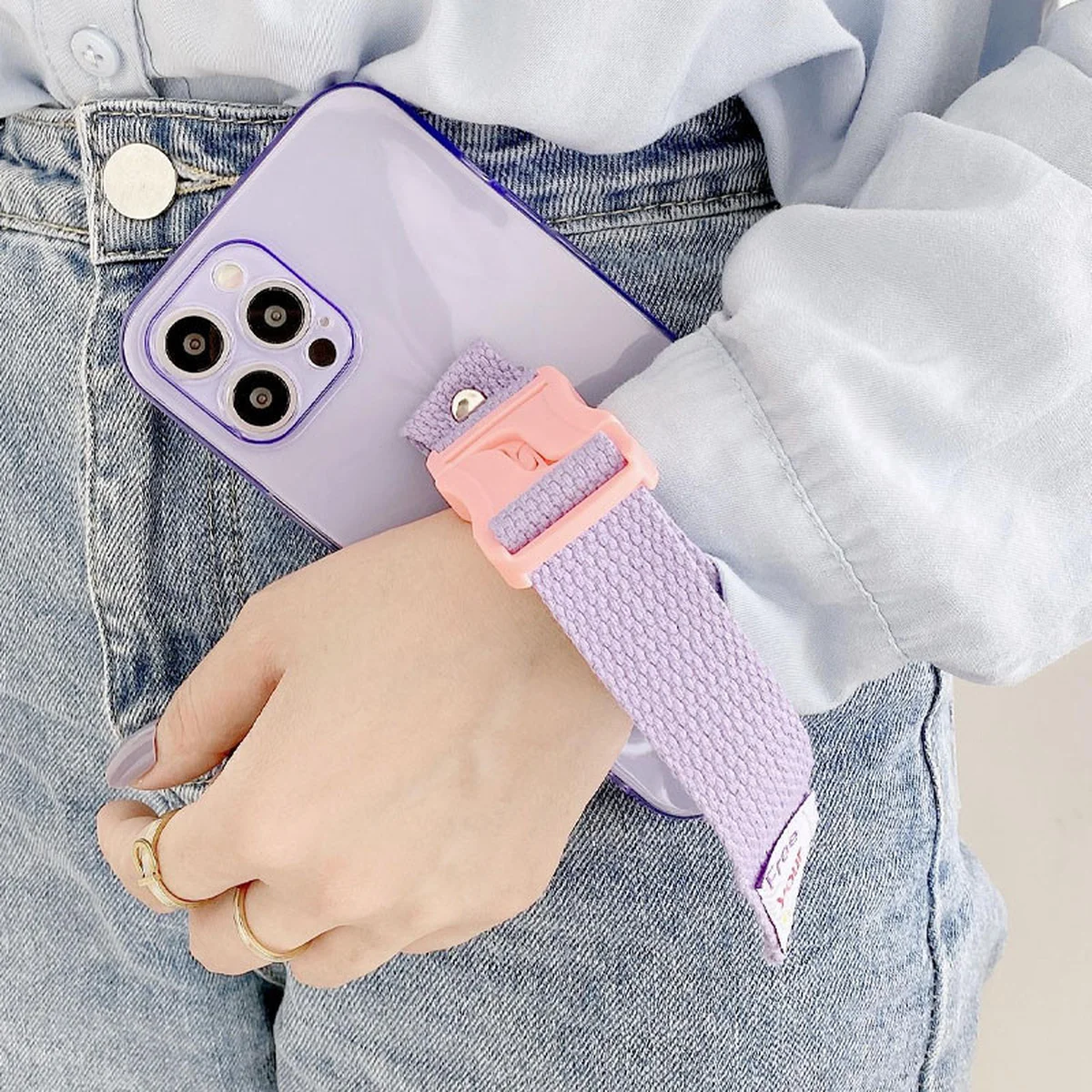 Чехол Handfree с цветным ремешком для Apple iPhone 12 Pro (6.1") Фиолетовый