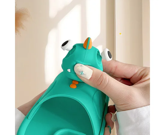 Силиконовый чехол Funny 3D для Apple iPhone 13 Pro Max (6.7") Baby dragon