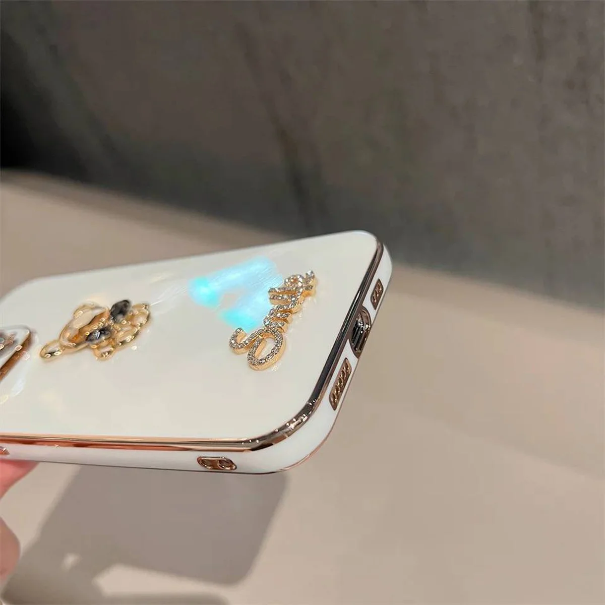 Силиконовый чехол "Gem Bear Bling Smiley"  для Apple iPhone  12 Pro Max 