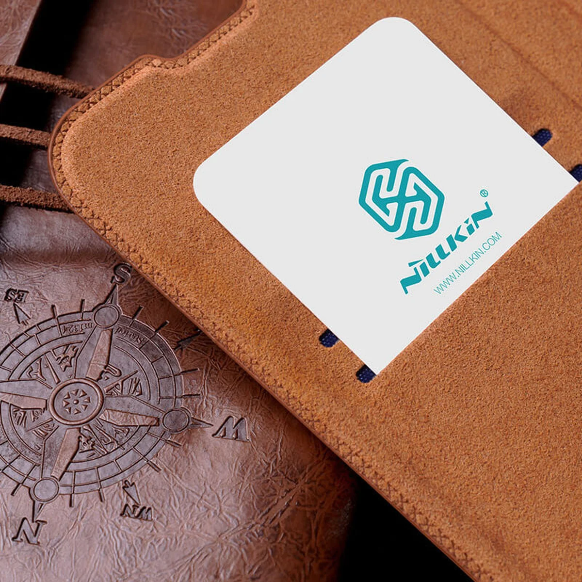 Кожаный чехол (книжка) Nillkin Qin Pro Camshield для Apple iPhone 13 Pro (6.1") Коричневый