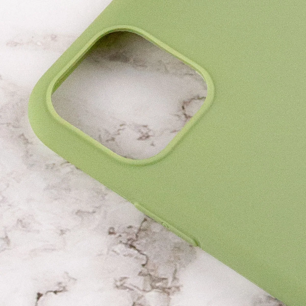 Силиконовый чехол Candy для Apple iPhone 13 (6.1") Фисташковый