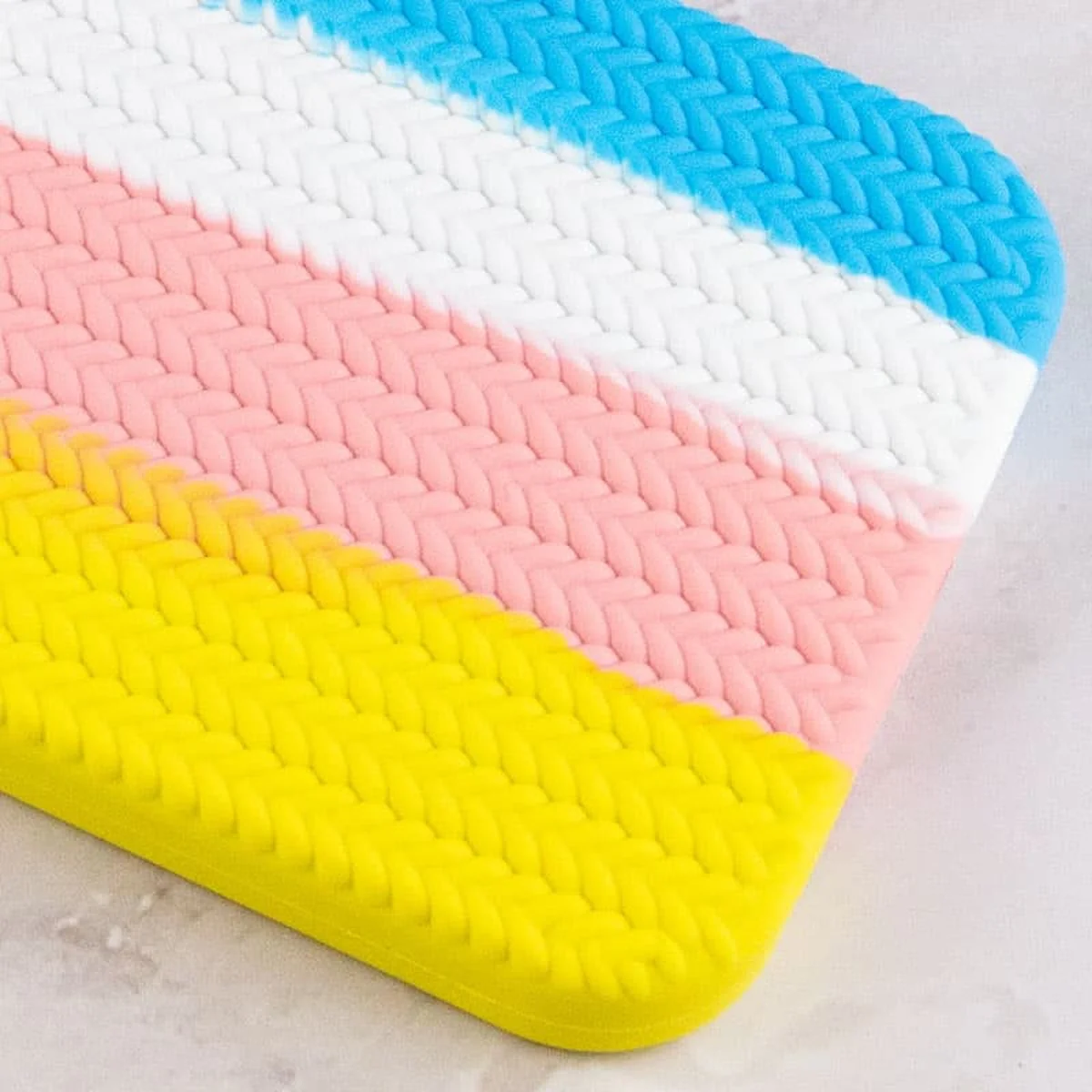 Чехол Silicone case Full Braided для Apple iPhone 13 (6.1") Желтый / Голубой