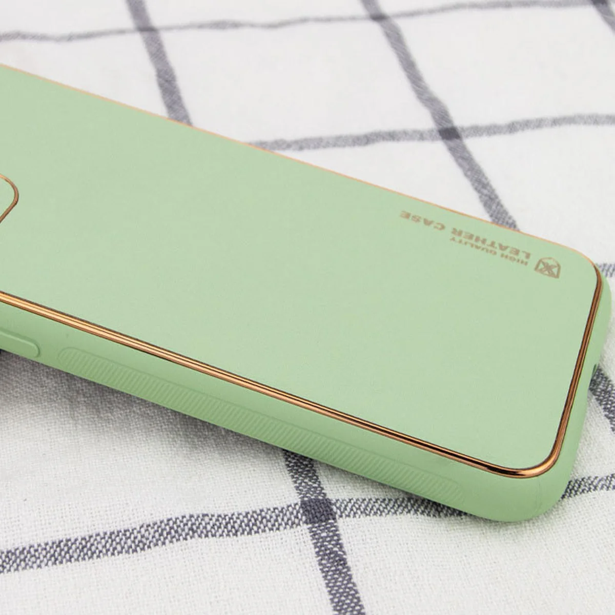 Кожаный чехол Xshield для Apple iPhone 13 (6.1") Зеленый / Pistachio