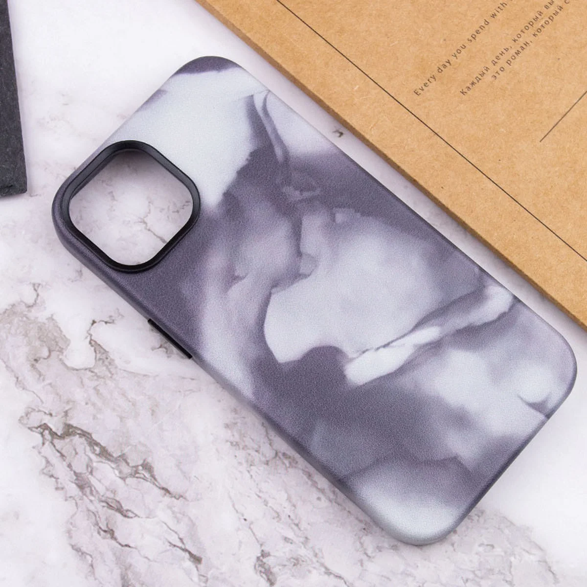 Кожаный чехол Figura Series Case with MagSafe для Apple iPhone 14 Pro (6.1") Black