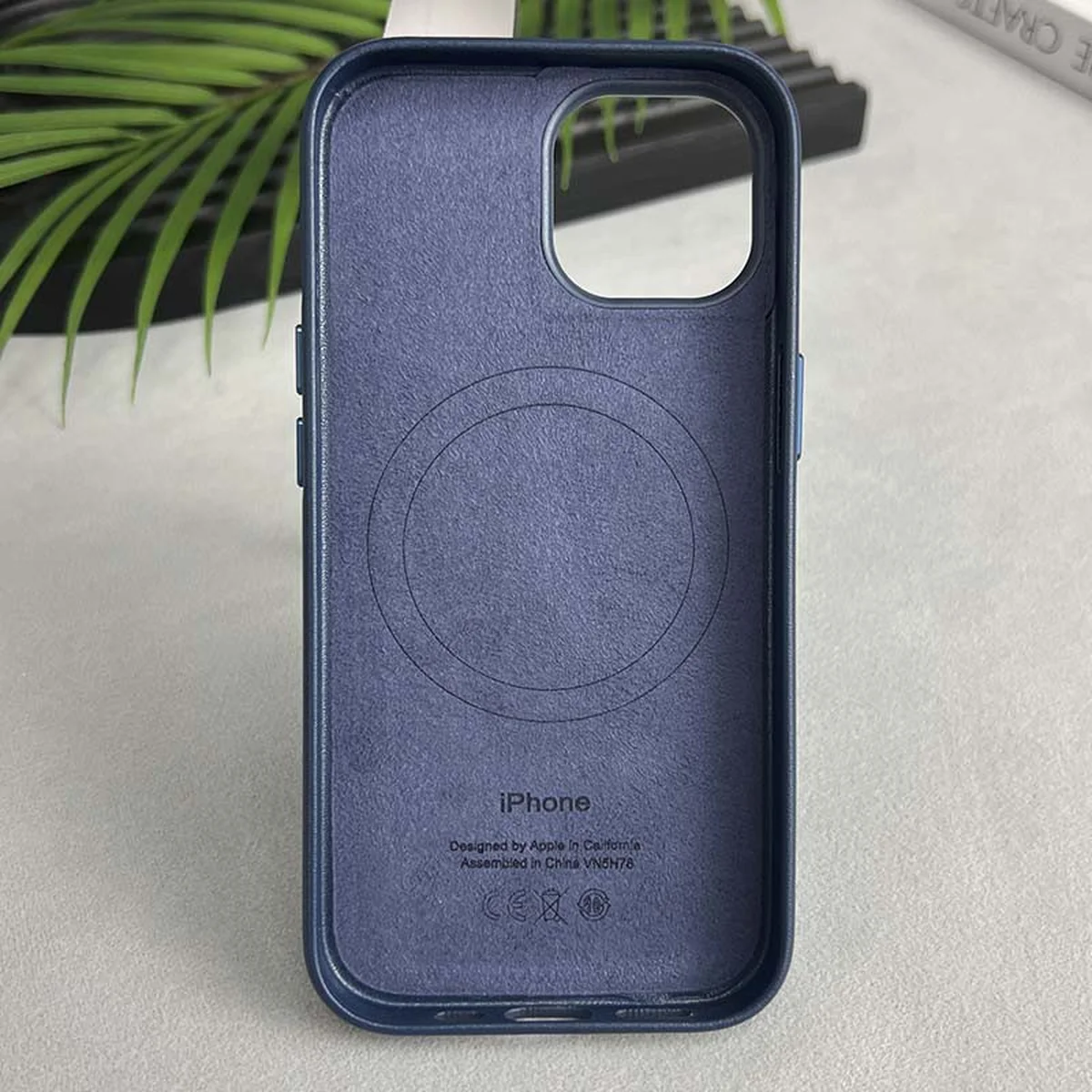 Кожаный чехол Leather Case (AAA) with MagSafe and Animation для Apple iPhone 15 Pro Max (6.7") Blue
