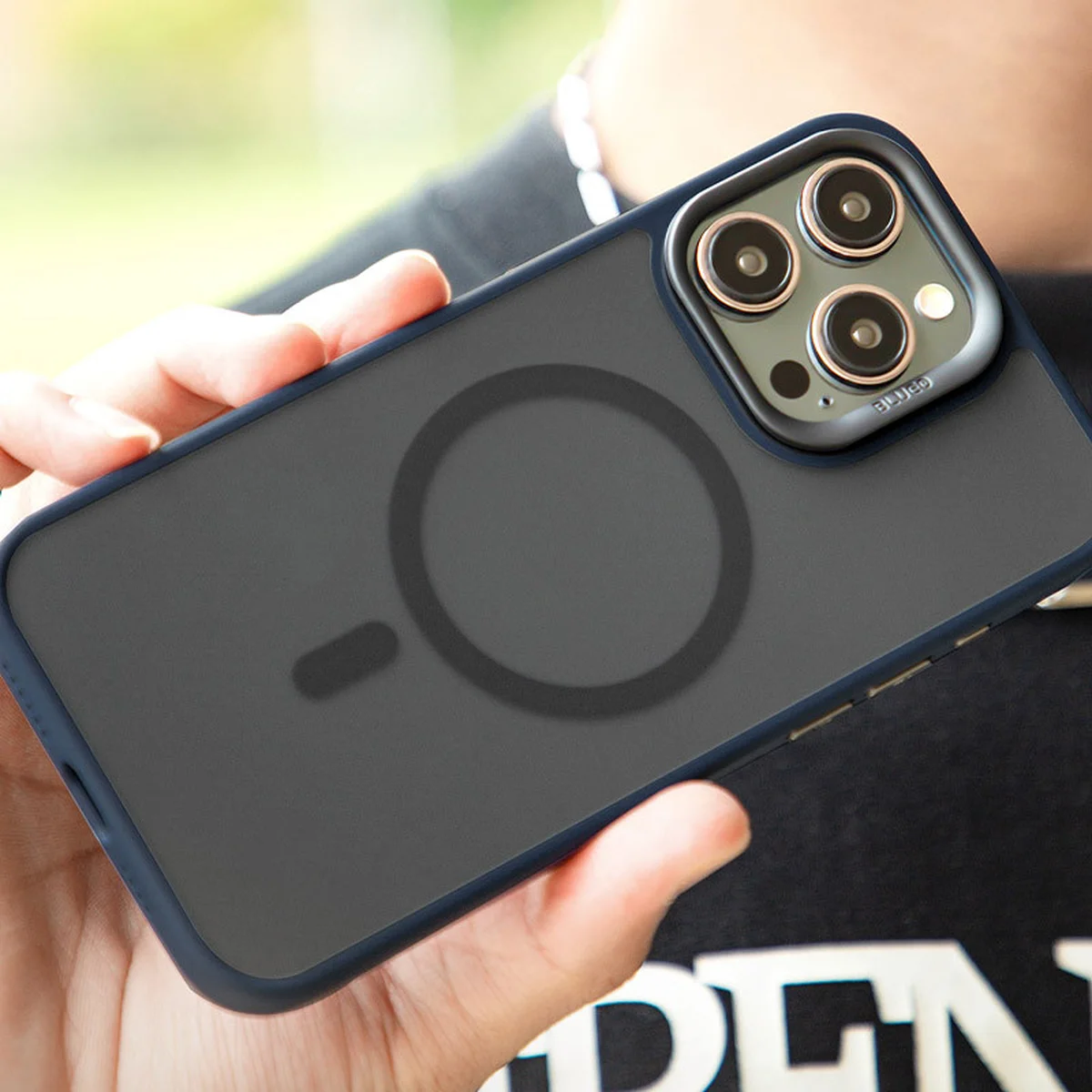 TPU+PC чехол Blueo Skin Friendly Frosted with MagSafe для Apple iPhone 15 Pro Max (6.7") Синий