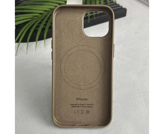 Кожаный чехол Leather Case (AAA) with MagSafe and Animation для Apple iPhone 15 Pro (6.1") Light Brown