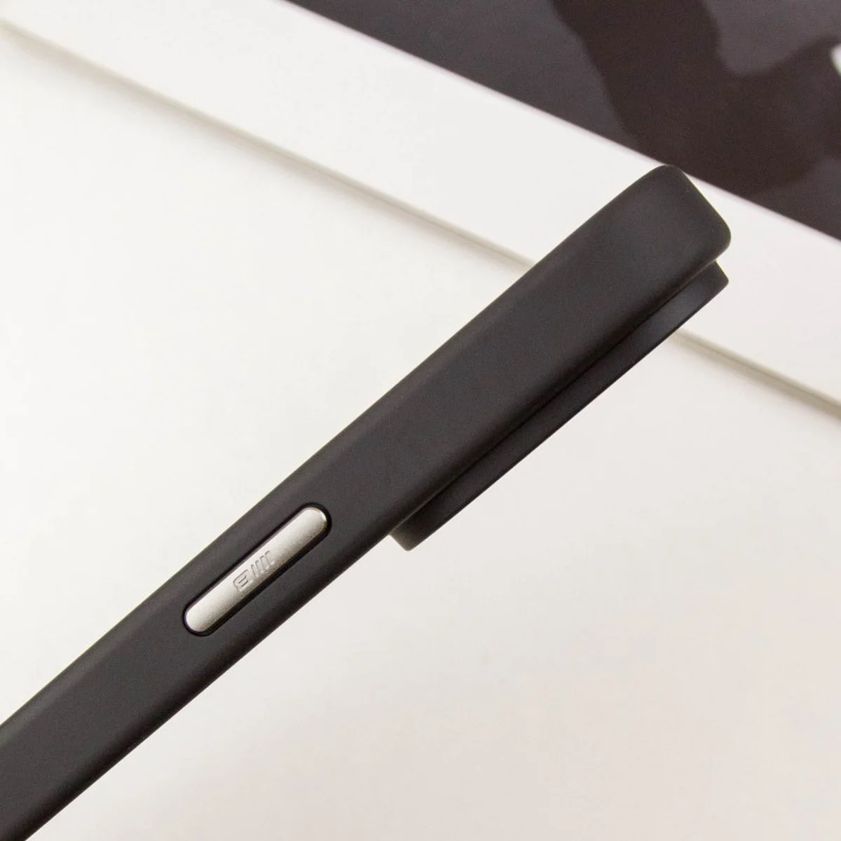 TPU+PC чохол Blueo Skin Friendly Frosted with MagSafe для Apple iPhone 16 Pro Max (6.9") Чорний