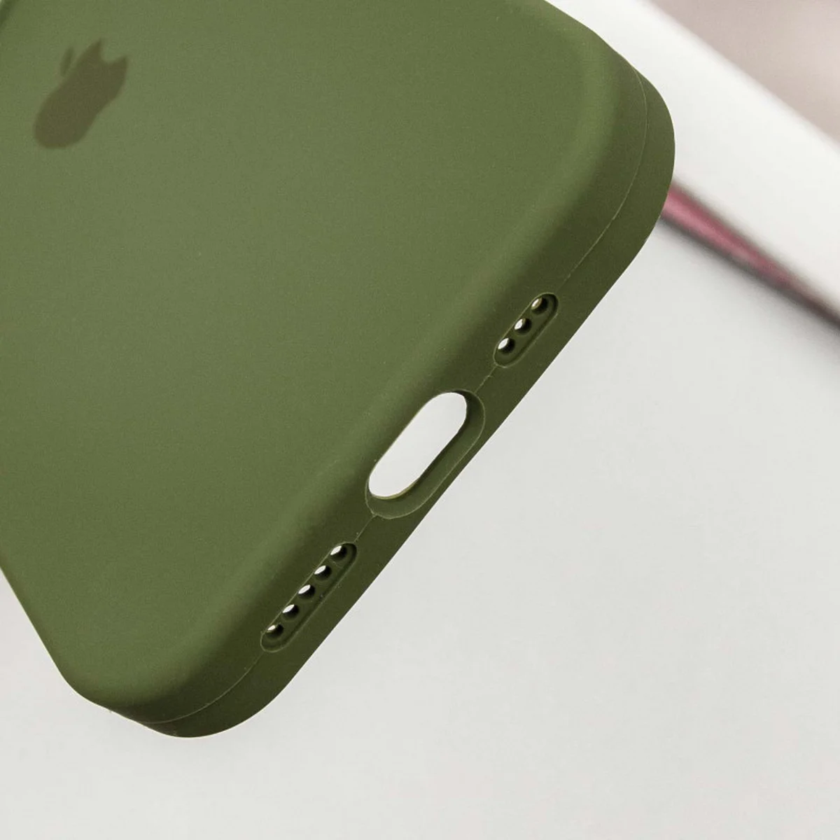 Чехол Silicone Case Full Protective (AA) для Apple iPhone 16 Pro Max (6.9") Зеленый / Dark Olive