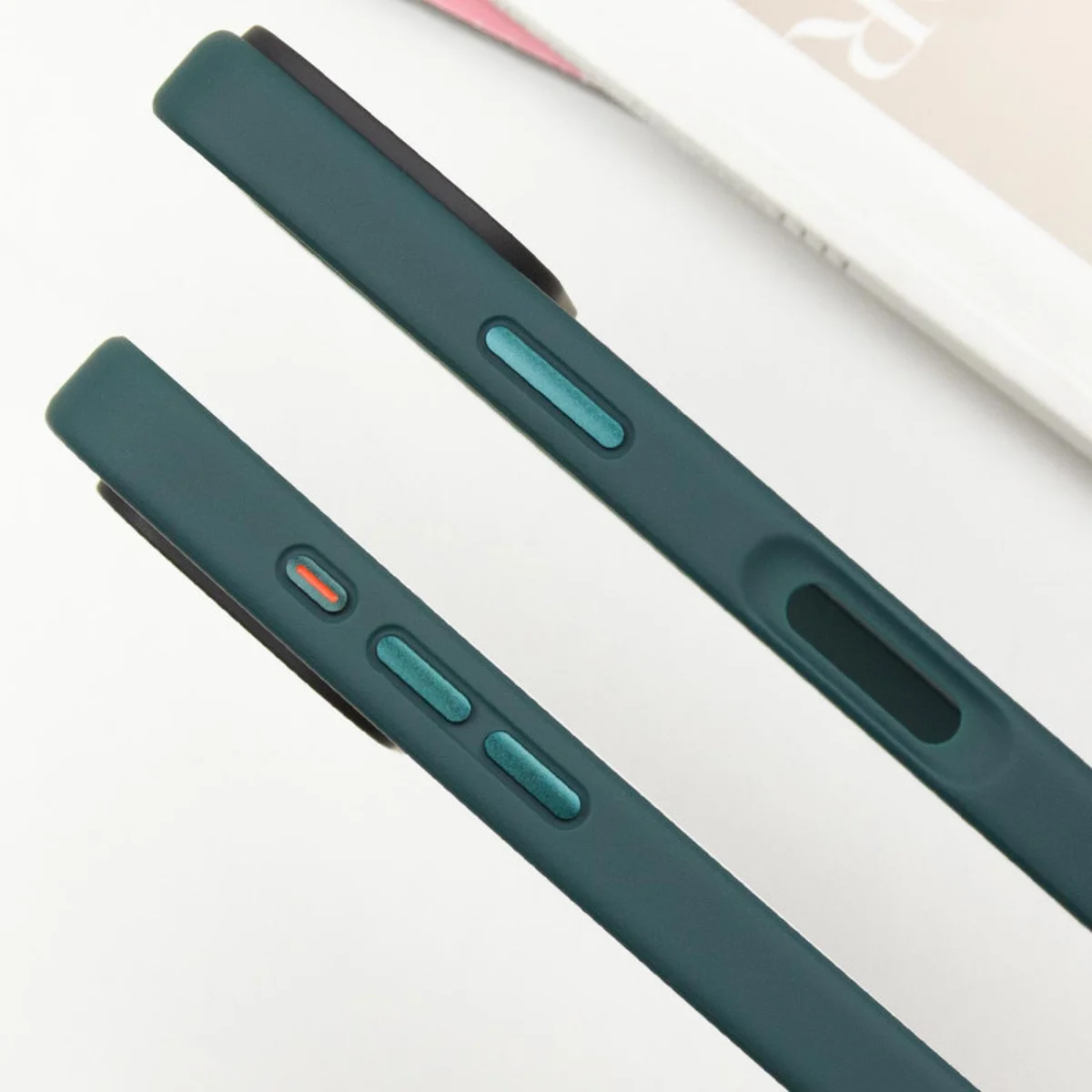 TPU+PC чохол Metal Buttons для Apple iPhone 16 Pro Max (6.9") Зелений