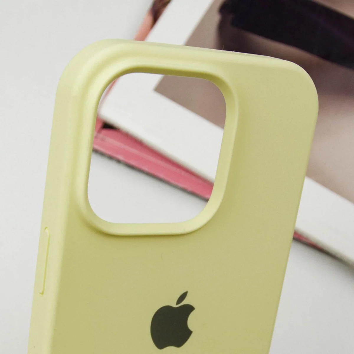 Чехол Silicone Case Full Protective (AA) для Apple iPhone 16 Pro Max (6.9") Желтый / Mellow Yellow
