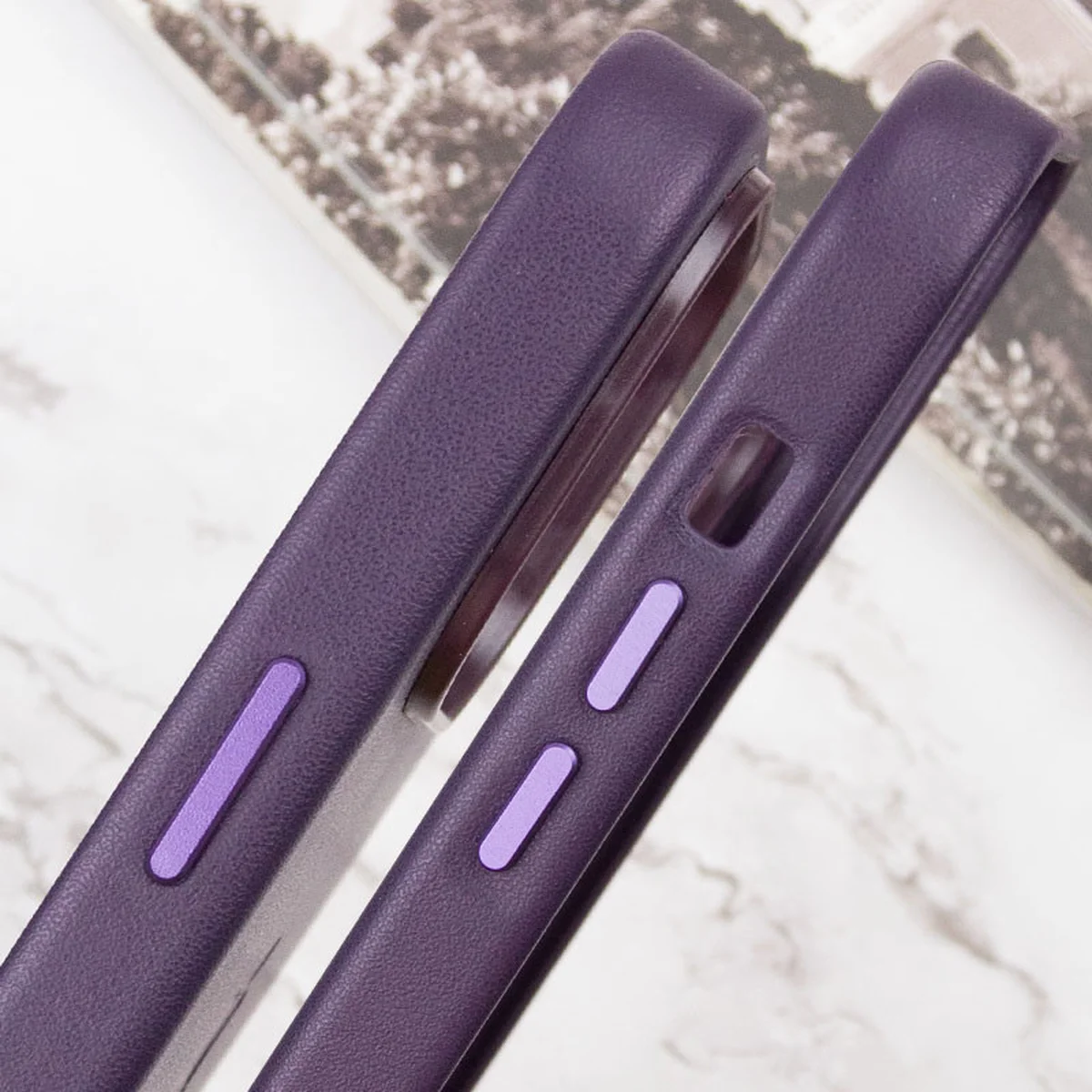 Шкіряний чохол Leather Case (AAA) з MagSafe and Animation для Apple iPhone 16 Pro Max (6.9") Dark Purple