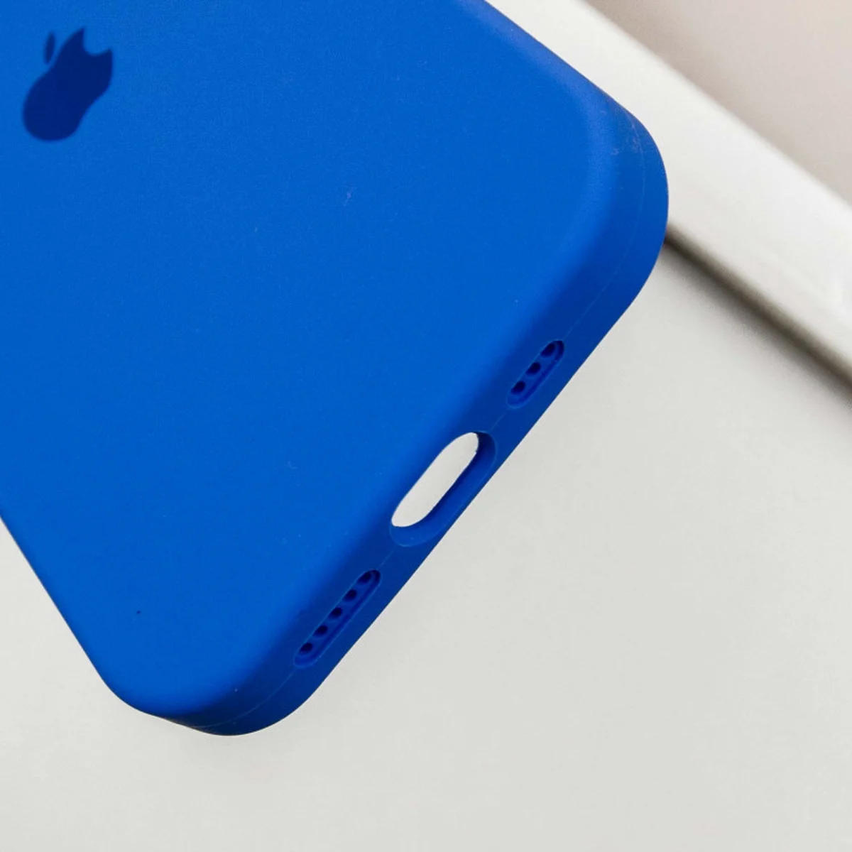 Чехол Silicone Case Full Protective (AA) для Apple iPhone 16 Pro (6.3") Синий / Capri Blue