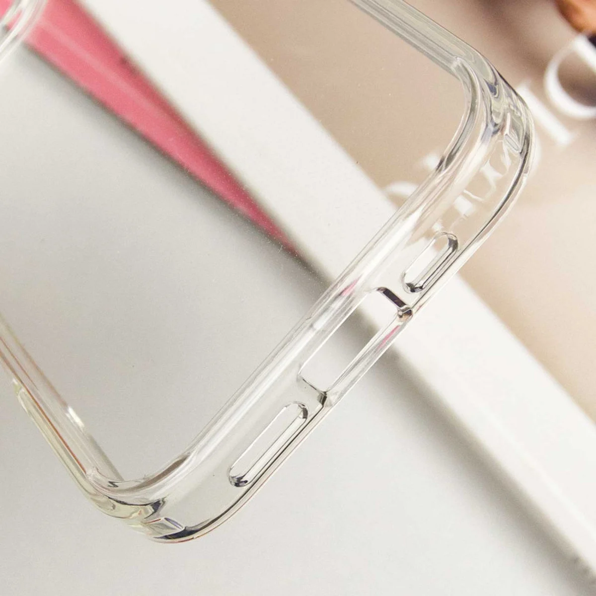 Чехол SGP Ultra Hybrid для Apple iPhone 16 Pro (6.3") Прозрачный