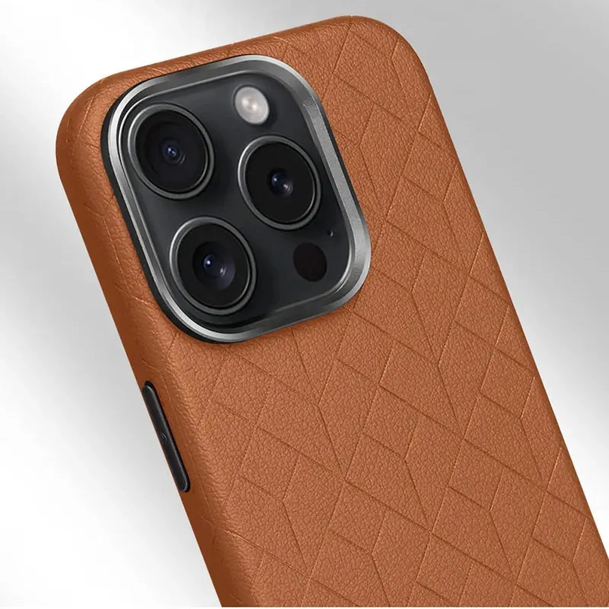 Кожаный чехол Carved with MagSafe для Apple iPhone 16 Pro (6.3") Orange