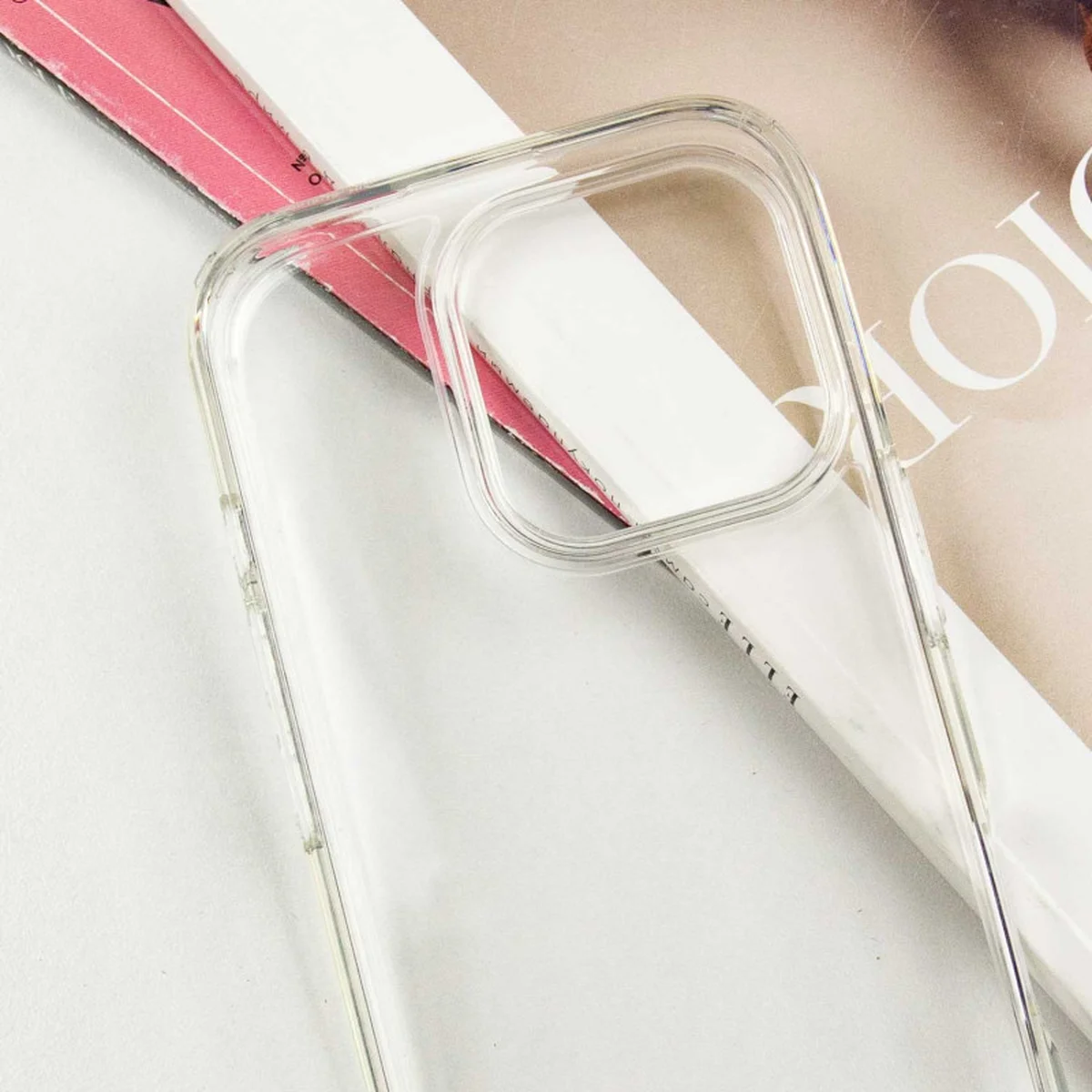 Чехол SGP Ultra Hybrid для Apple iPhone 16 Pro (6.3") Прозрачный