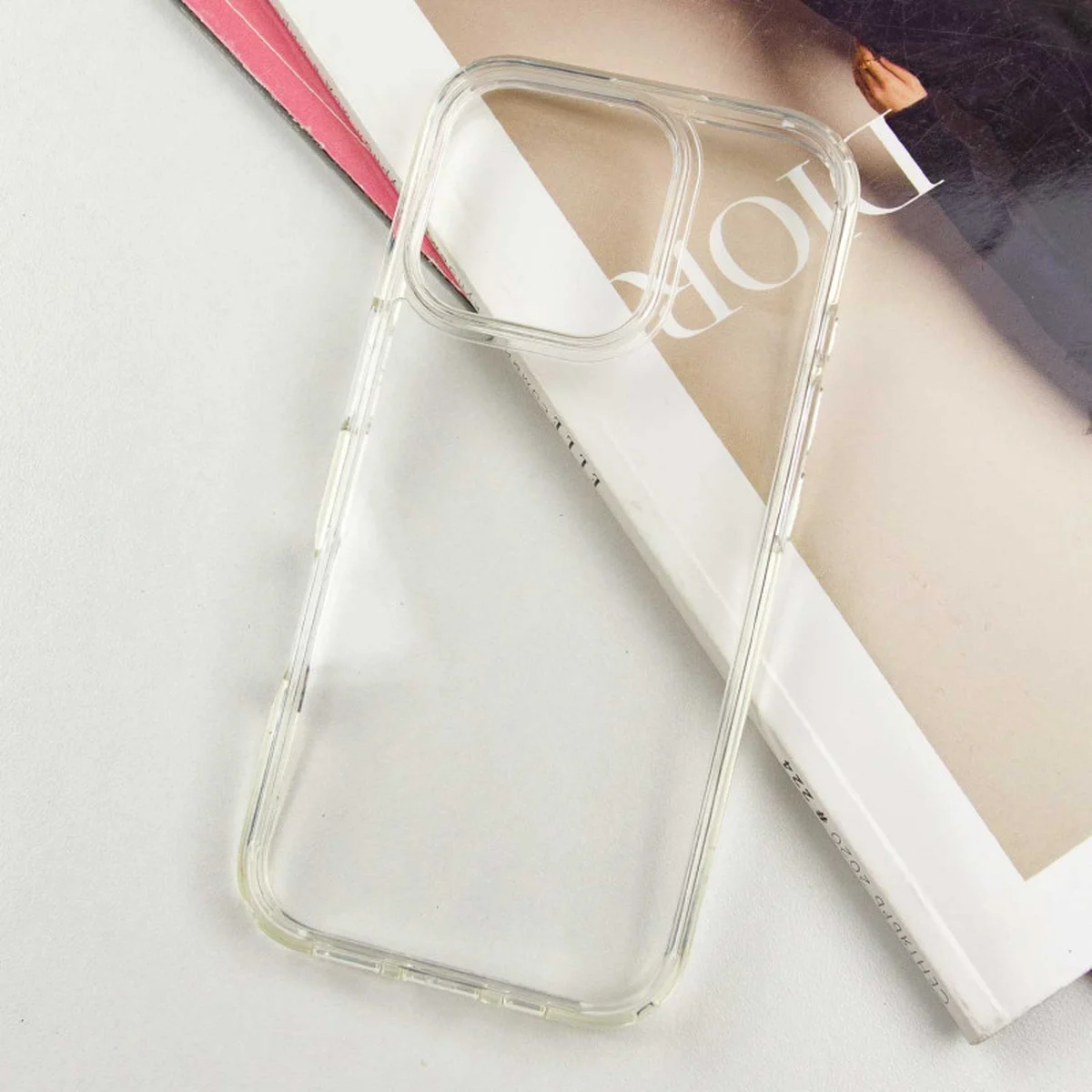 Чехол SGP Ultra Hybrid для Apple iPhone 16 Pro (6.3") Прозрачный