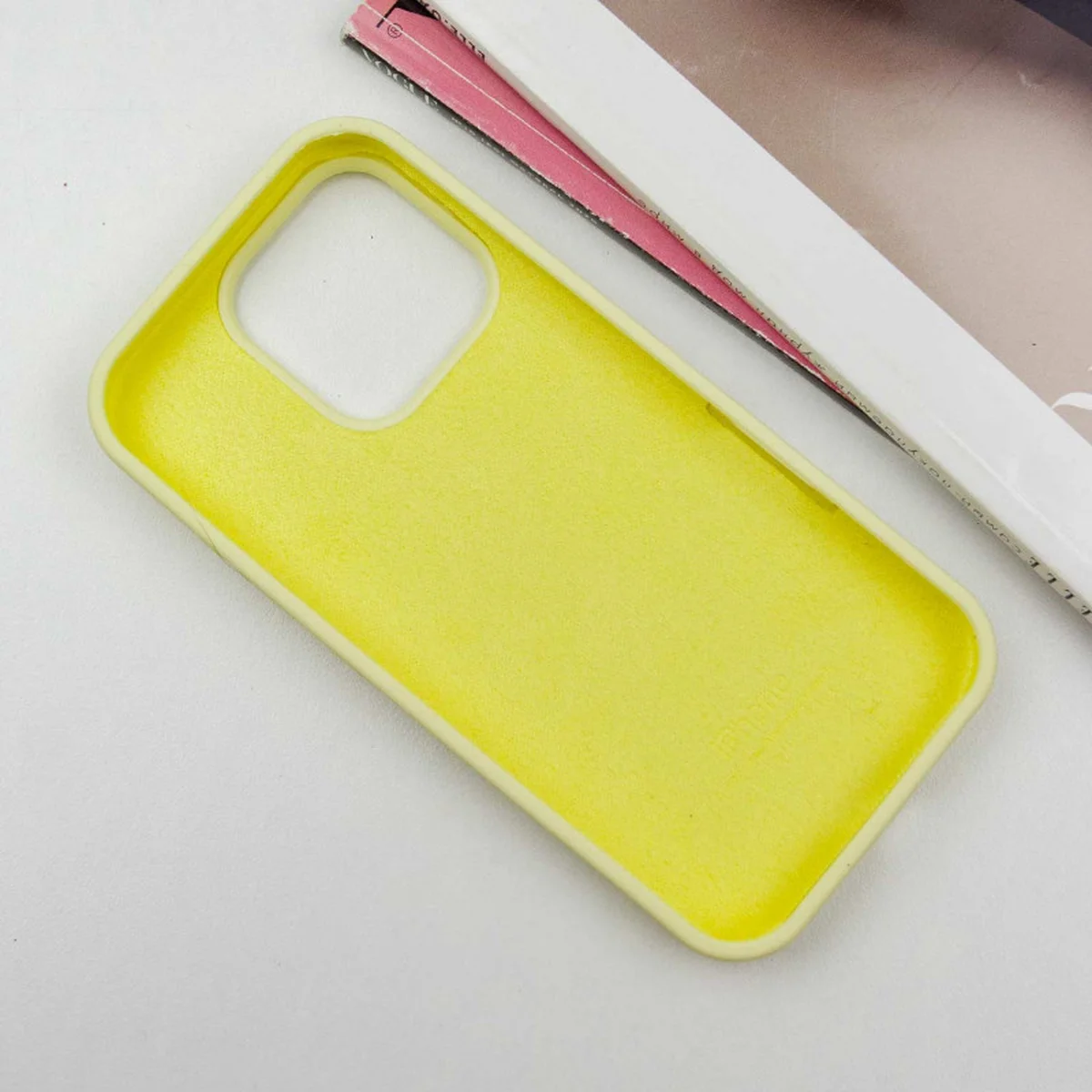 Чехол Silicone Case Full Protective (AA) для Apple iPhone 16 Pro (6.3") Желтый / Mellow Yellow