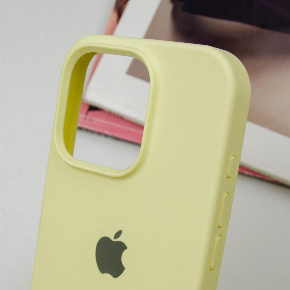 Чехол Silicone Case Full Protective (AA) для Apple iPhone 16 Pro (6.3") Желтый / Mellow Yellow