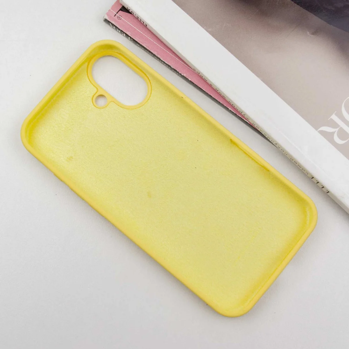 Чехол Silicone Case Full Protective (AA) для Apple iPhone 16 (6.1") Желтый / Yellow