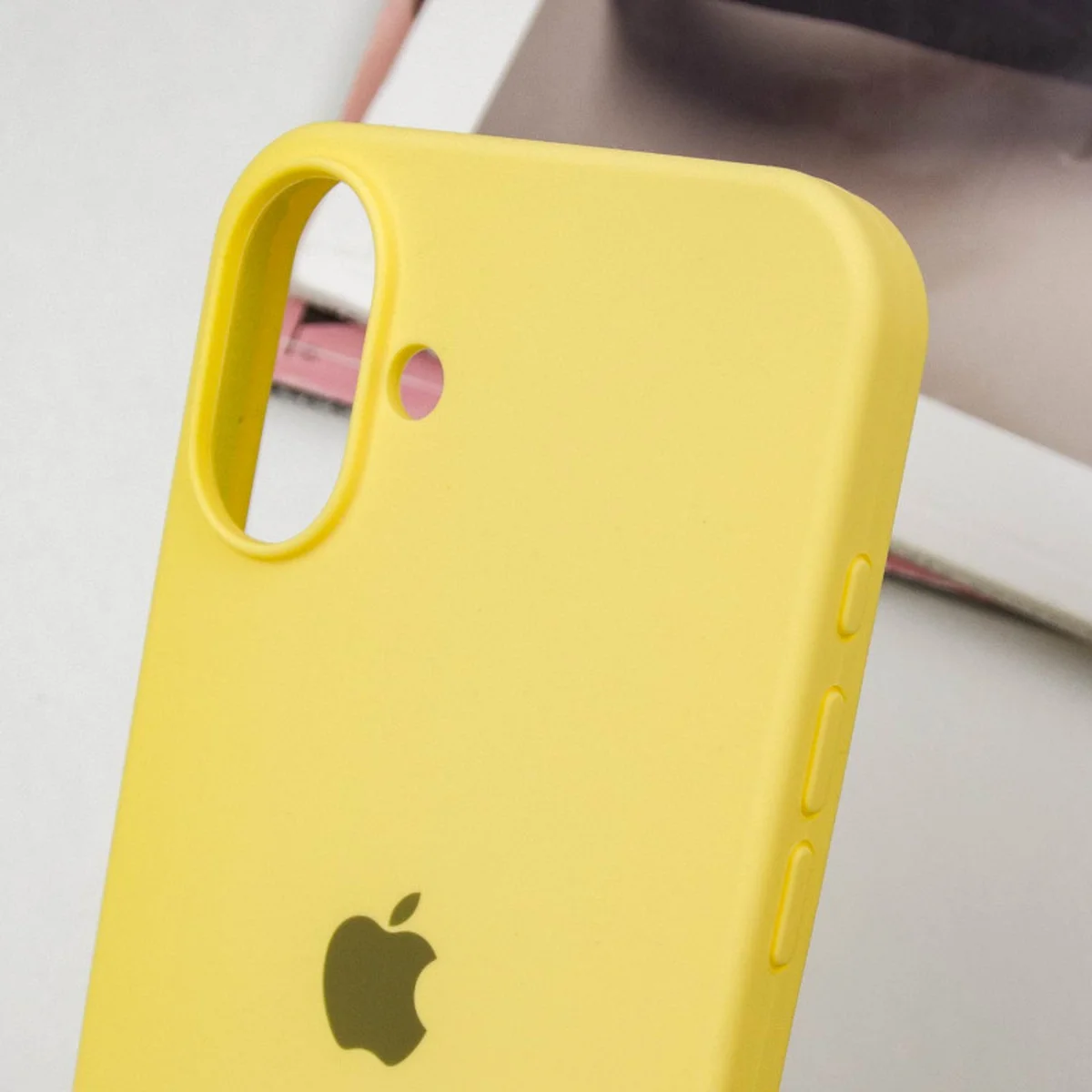 Чехол Silicone Case Full Protective (AA) для Apple iPhone 16 (6.1") Желтый / Yellow