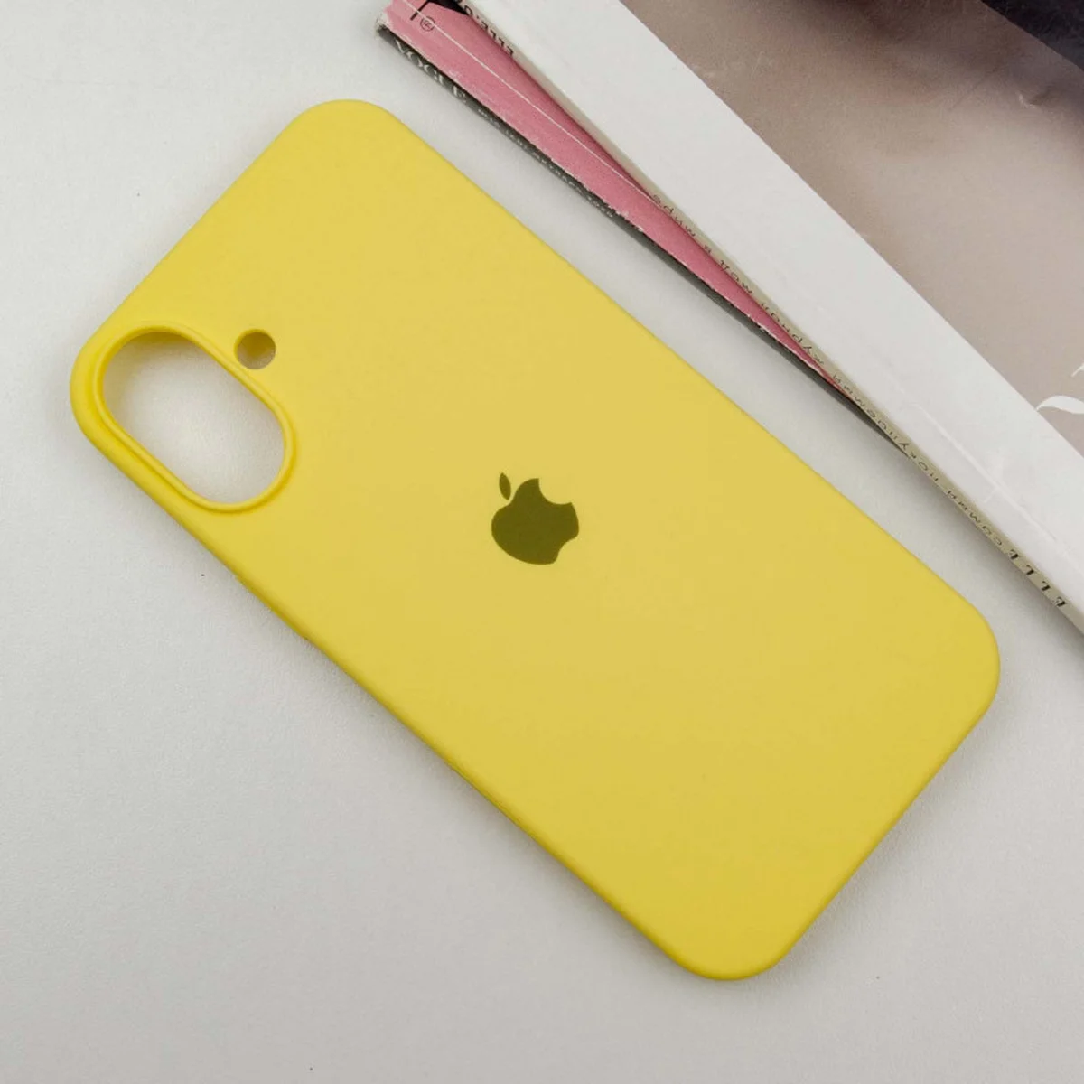 Чехол Silicone Case Full Protective (AA) для Apple iPhone 16 (6.1") Желтый / Yellow