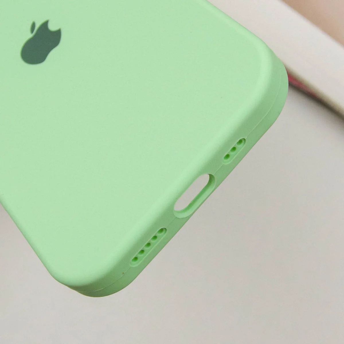 Чехол Silicone Case Full Protective (AA) для Apple iPhone 16 (6.1") Зеленый / Pistachio