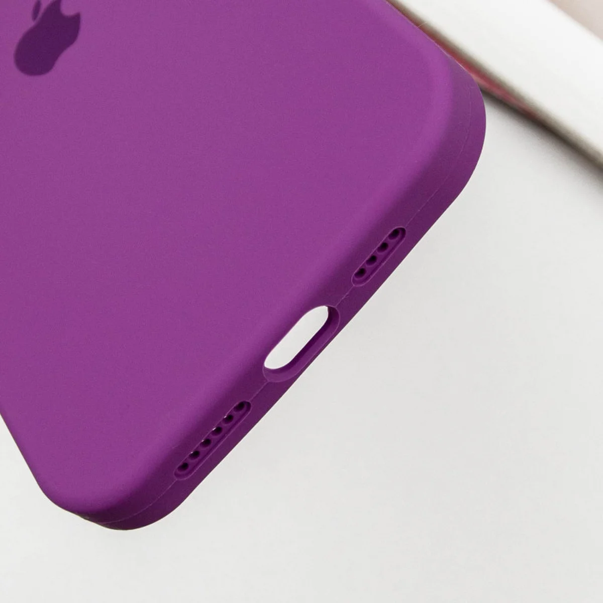 Чехол Silicone Case Full Protective (AA) для Apple iPhone 16 (6.1") Фиолетовый / Grape