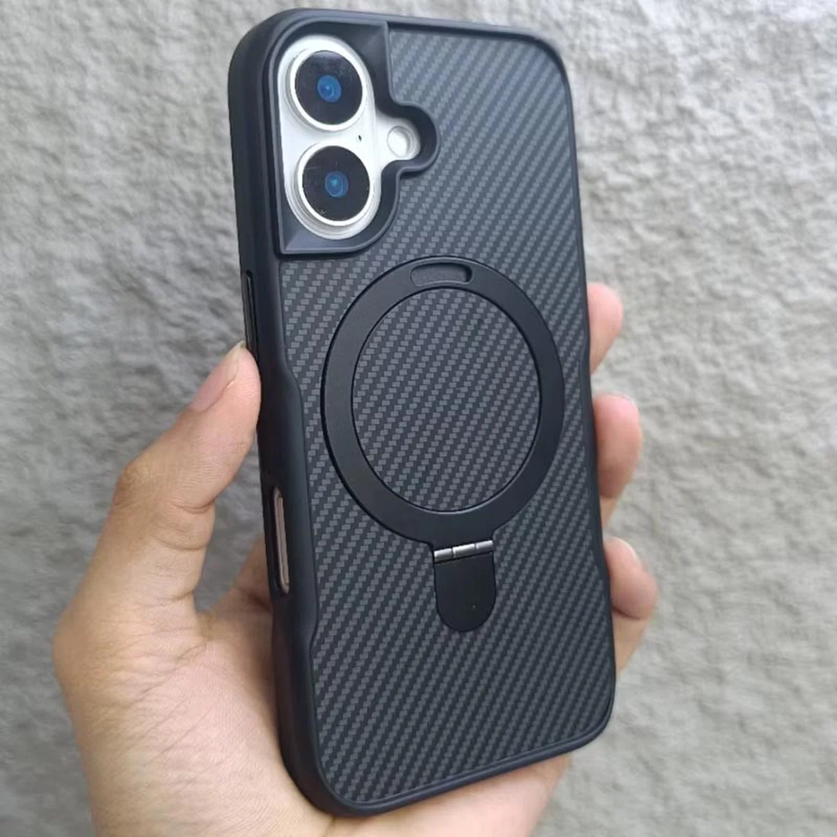 TPU+PC чехол Metal Buttons with MagSafe Carbon Ring для Apple iPhone 16 (6.1") Черный