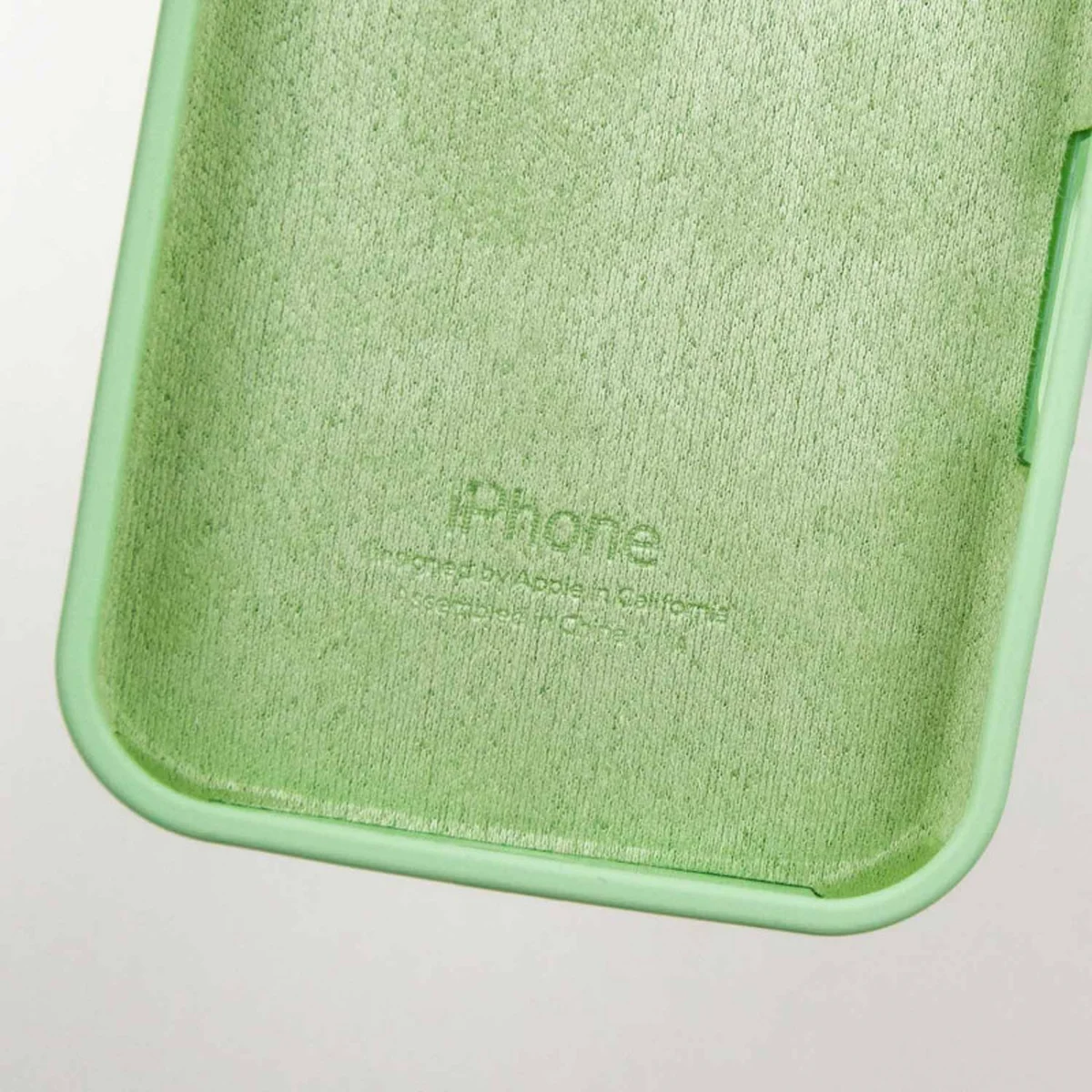 Чехол Silicone Case Full Protective (AA) для Apple iPhone 16 (6.1") Зеленый / Pistachio