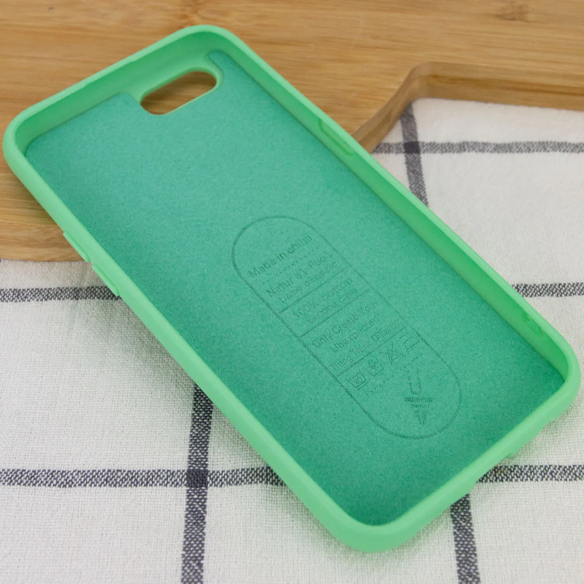 Чохол Silicone Case GETMAN for Magnet для Apple iPhone 7/8 / SE (2020) (4.7 ") Зелений / Spearmint