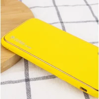 Кожаный чехол Xshield для Apple iPhone 7 / 8 / SE (2020) (4.7") Желтый / Yellow
