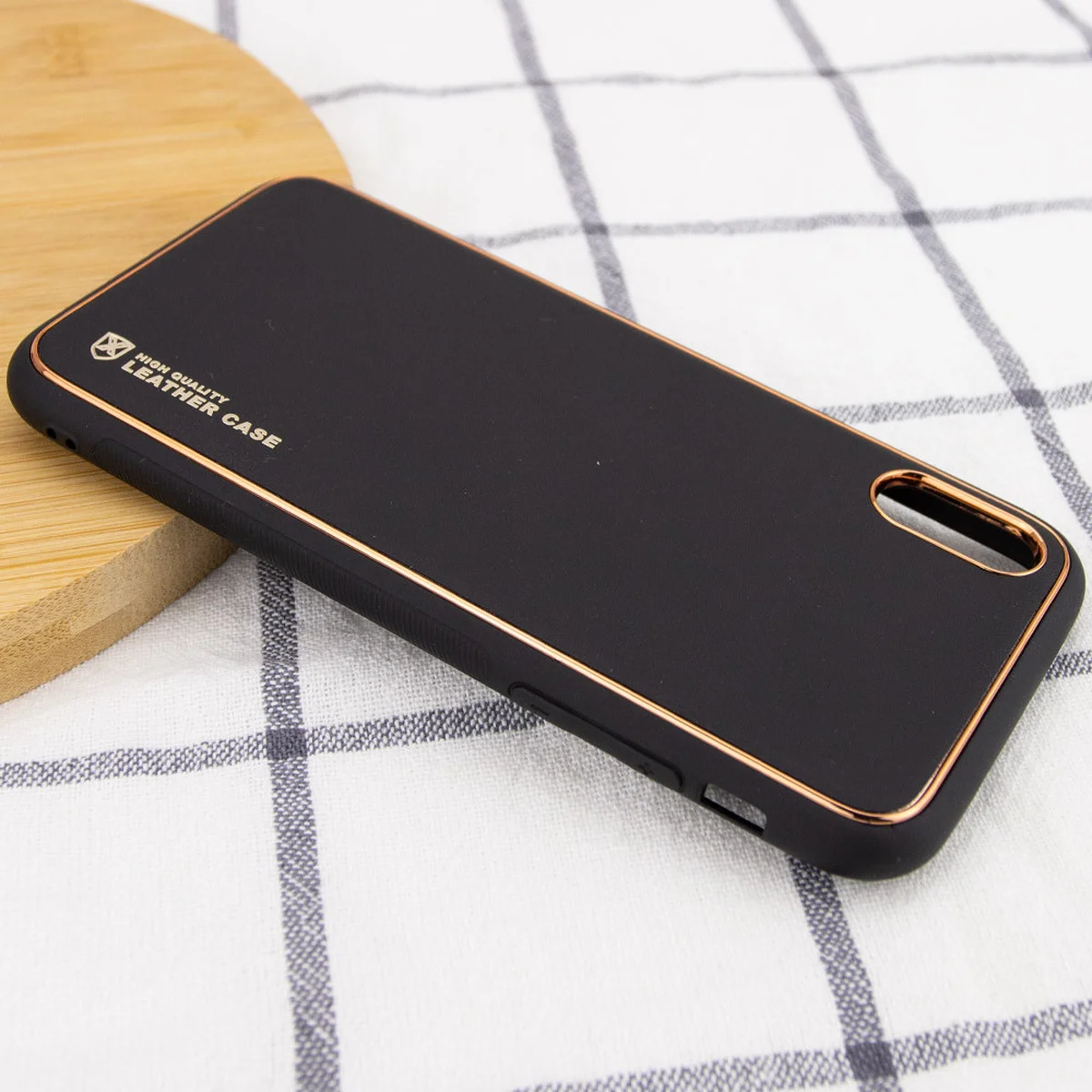 Кожаный чехол Xshield для Apple iPhone XR (6.1") Черный / Black