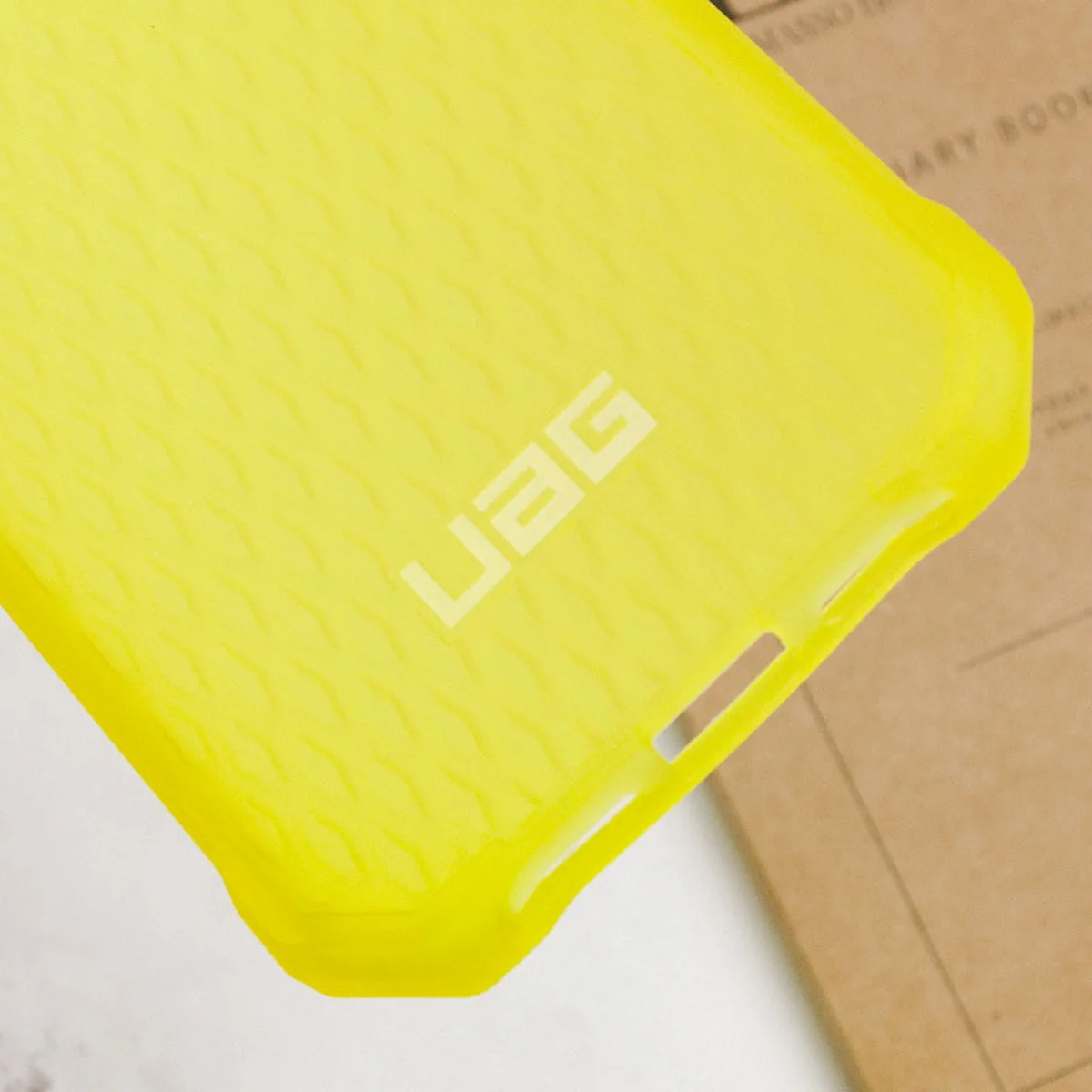 Чехол TPU UAG ESSENTIAL Armor для Apple iPhone XR (6.1") Желтый