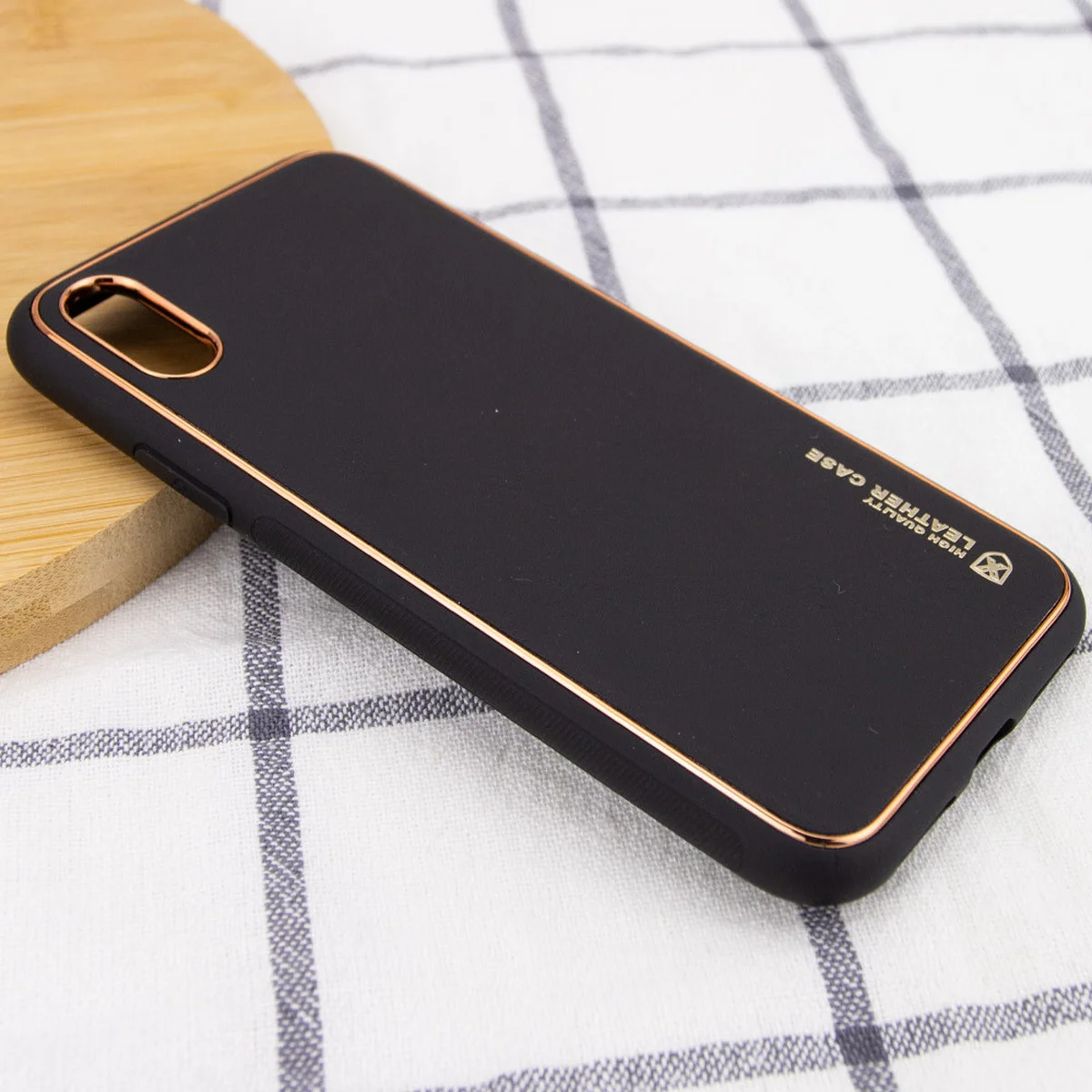 Кожаный чехол Xshield для Apple iPhone XR (6.1") Черный / Black