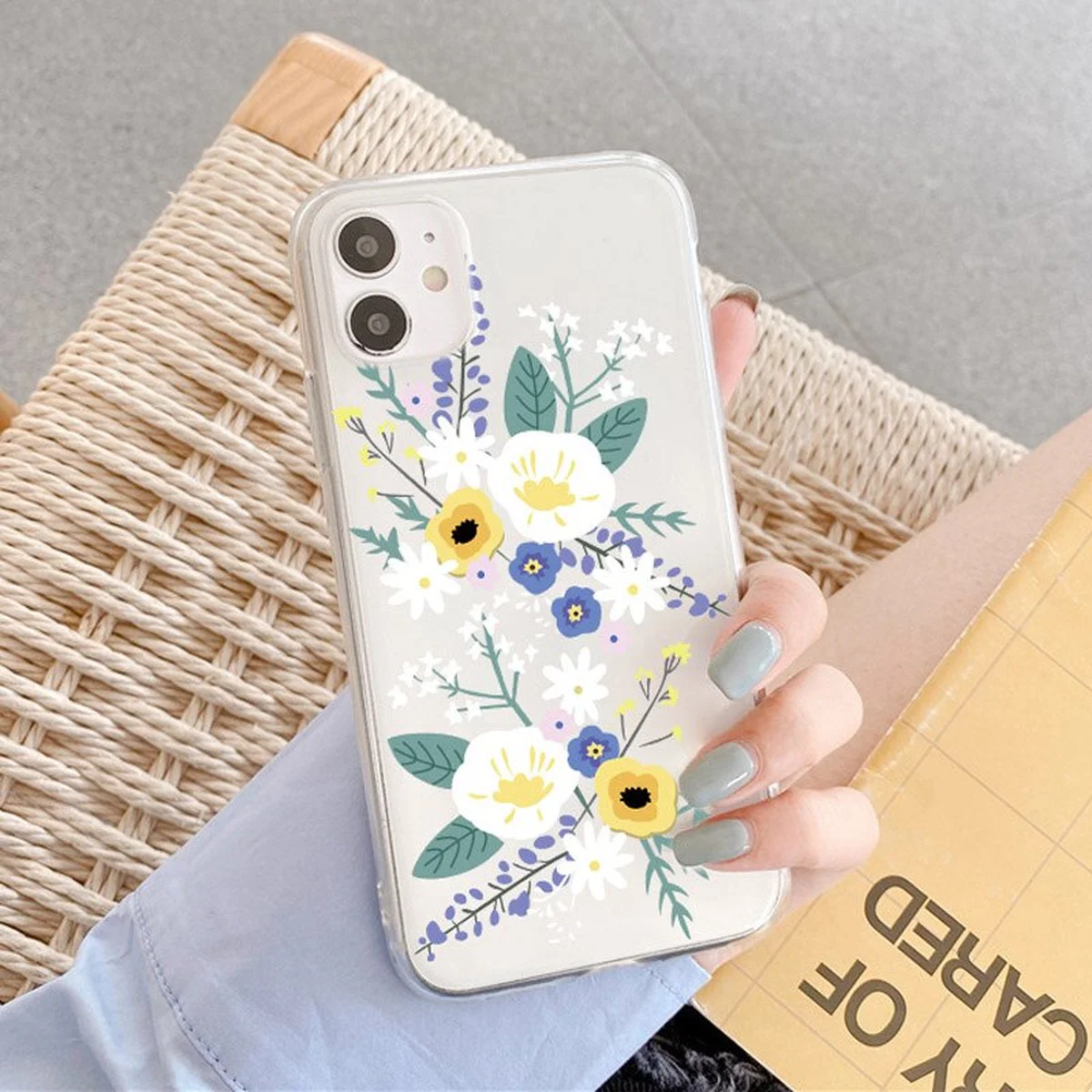 Силиконовый чехол "USLION" Colorful flowers для iPhone 12 Pro / 12